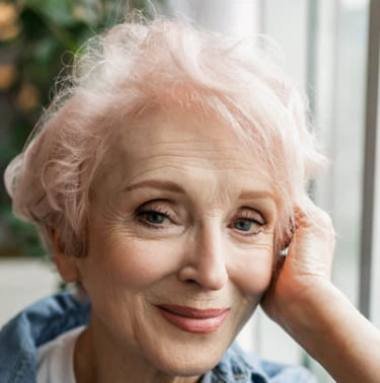 Customer testimonial sharing experience with improved joint comfort and daily activity